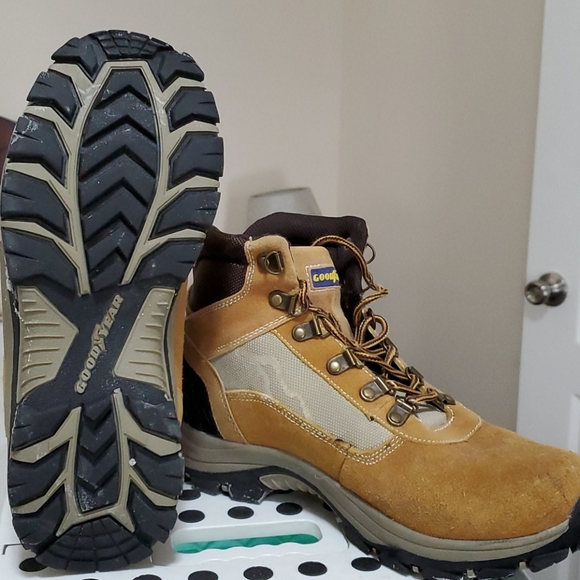 Work boots - Picture 3 of 3